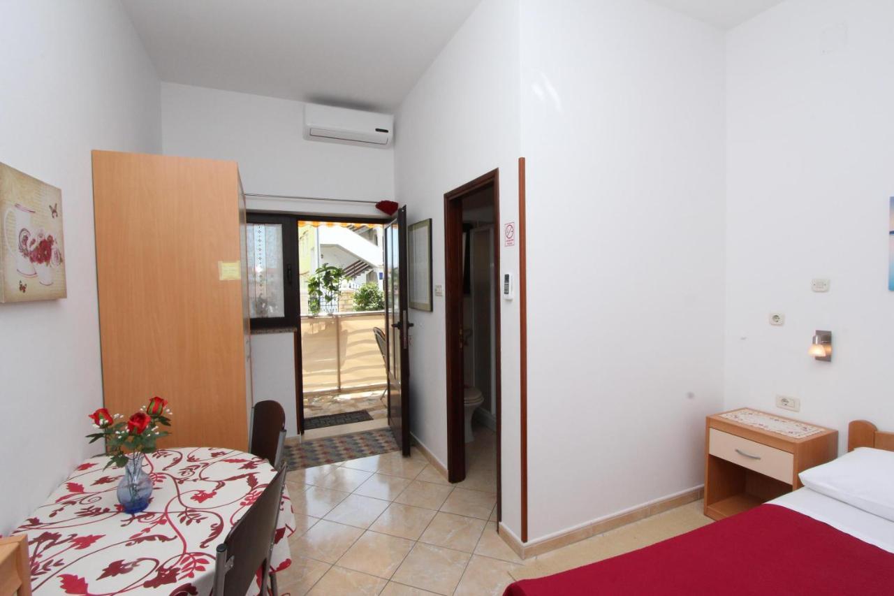 Room And Apartment Lea Rovinj Kamer foto